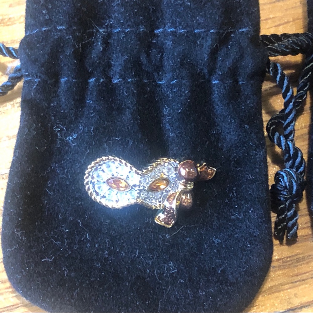 Swarovski Drama/Mardi Gras Mask Tack Pin